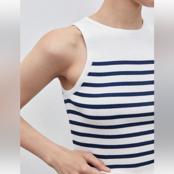White & navy blue ribbed striped stretchy top - Picture 7 of 7